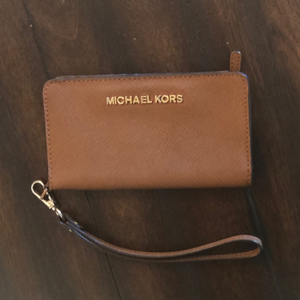 Michael Kors Wristlet - Picture 2 of 6